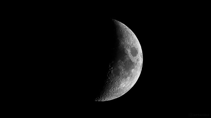Zunehmender Mond mit randfernem Mare Crisium am 29. Juni 2017 um 22:15 Uhr