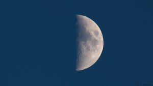 Fast Halbmond am 30. Juni 2017 um 21:19 Uhr