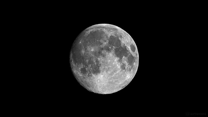Zunehmender Mond am 8. Juli 2017 um 00:32 Uhr