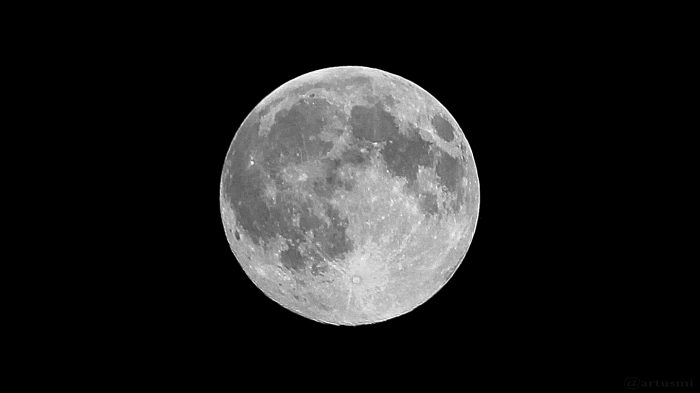 Der nahezu volle Mond am 8. Juli 2017 um 23:00 Uhr