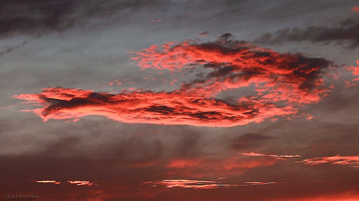 Wolken im Abendrot am 10. Juli 2017 um 21:40 Uhr