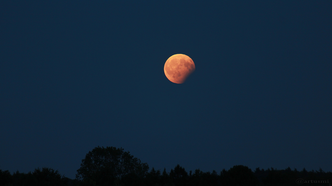 Partielle Mondfinsternis am 7. August 2017 um 21:06 Uhr am Südosthimmel von Eisingen
