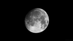 Zunehmender Mond am 4. Oktober 2017 um Mitternacht