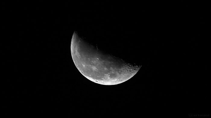Abnehmender Mond am 13. Oktober 2017 um 04:08 Uhr