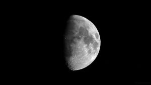 Zunehmender Mond am 29. Oktober 2017 um 17:53 Uhr