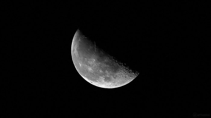 Abnehmender Mond am 11. November 2017 um 04:43 Uhr