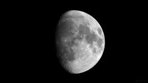 Zunehmender Mond am 29. November 2017 um 17:55 Uhr