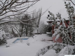 Winter mit sehr viel Schnee in Eisingen am 25. Dezember 2010