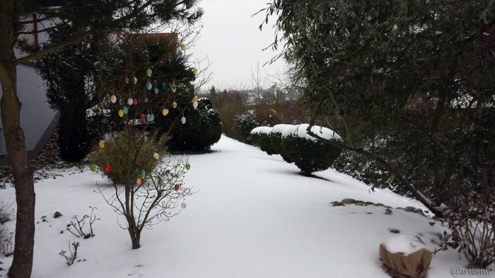 Unser schneebedeckter Garten am 20. März 2018 um 15:55 Uhr
