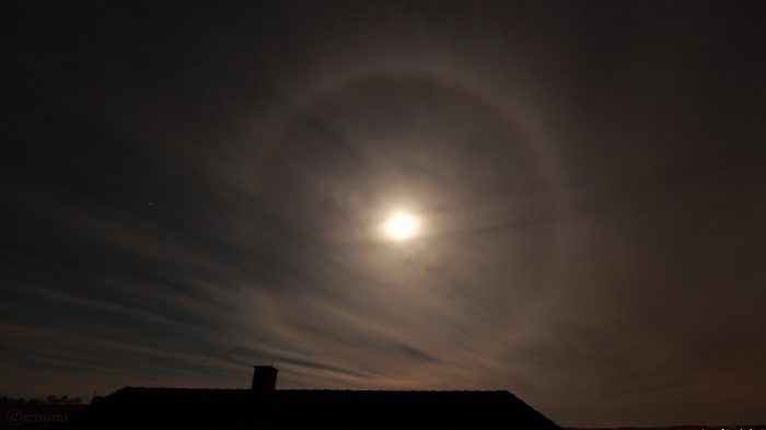 Mondhalo - 22°-Ring um den Mond - 30. März 2018 um 03:46 Uhr