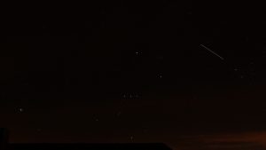 Strichspur der Internationalen Raumstation ISS am 4. April 2018 um 22:26 Uhr