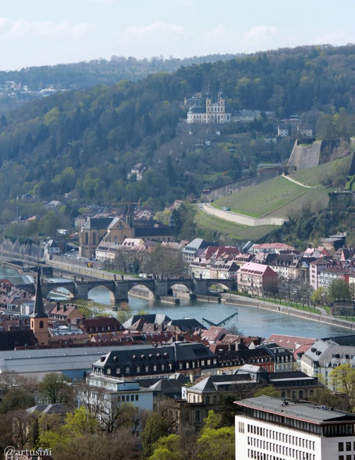 Würzburg: Blick auf die Alte Mainbrücke