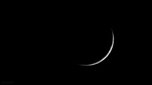 Schmale Mondsichel erstmals nach Neumond am 17. April 2018 um 21:07 Uhr