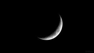 Sichel des vier Tage alten Mondes (17% beleuchtet) am 19 April 2018 um 21:32 Uhr