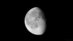 Abnehmender Mond am 5. Mai 2018 um 03:22 Uhr