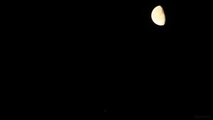 Erdmond und Planet Mars am 6. Mai 2018 um 04:01 Uhr