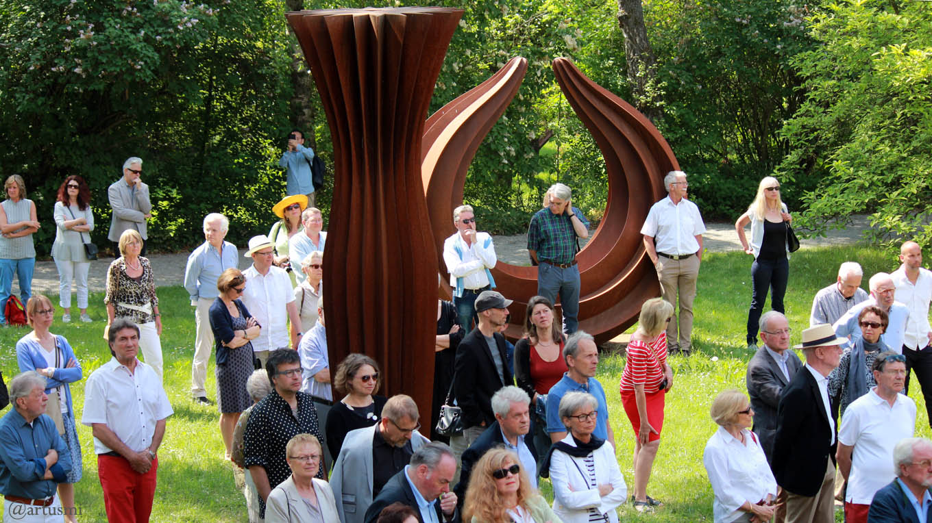 Erbachshof Art Project - Gäste während der Eröffnungsfeierlichkeiten