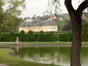 Schloss im Hofgarten in Veitshöchheim im Lkr. Würzburg