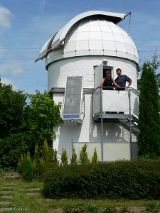 Mäggi und Artur Schmitt während der Sonnenbeobachtung am 8. Juli 2007 bei Ralf Mündlein in Lindelbach