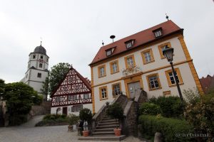 Rathausplatz in Winterhausen am Main