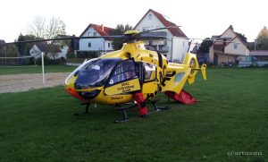 Rettungshubschrauber Christof 18 im Echteinsatz in Hettstadt im Lkr. Würzburg