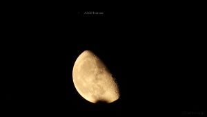 Konstellation abnehmender Mond und Aldebaran am 21. September 2016