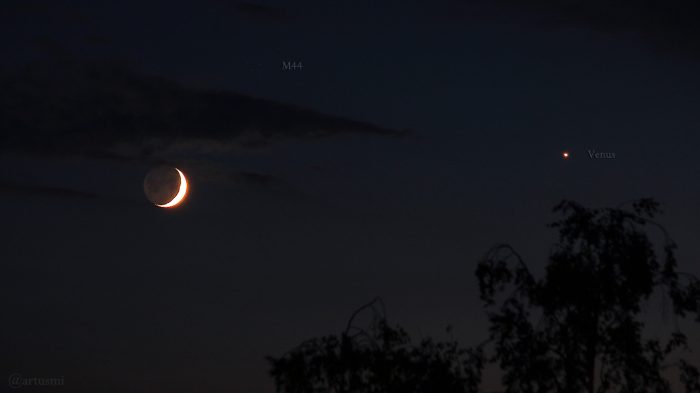 Zunehmender Mond mit Erdlicht am 16. Juni 2018 um 22:58 Uhr nahe bei Venus am Westhimmel