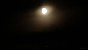 Konstellation zunehmender Mond und Jupiter am 23. Juni 2018 um 23:40 Uhr