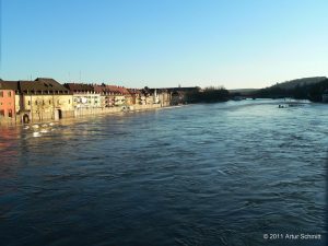 Hochwasser am 16.01.2011 in Würzburg. Der Main in Höhe Oberer Mainkai.