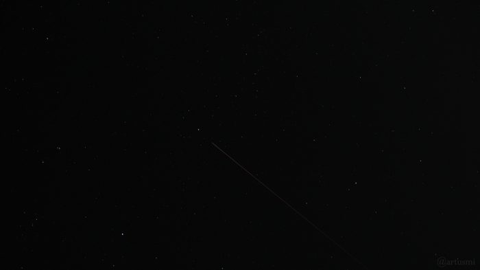 Die Internationale Raumstation ISS verschwindet am 28. Juli 2018 um 00:11 Uhr im Sternbild Schwan im Erdschatten