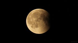 Der verfinsterte Mond am 28. Juli 2018 um 00:16 Uhr