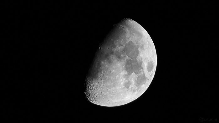 Zunehmender Mond am 18. Oktober 2018 um 21:48 Uhr