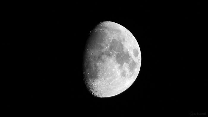 Der Mond am 19. Oktober 2018 um 20:27 Uhr mit Goldenem Henkel