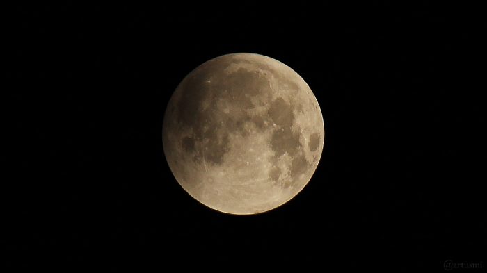 Halbschattenfinsternis während der totalen Mondfinsternis am 21. Januar 2019 um 04:24 Uhr