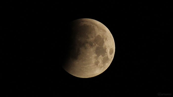 Totale Mondfinsternis am 21. Januar 2019 um 04:44 Uhr