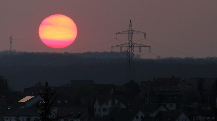 Sonnenuntergang am 1. April 2019 um 19:43 Uhr
