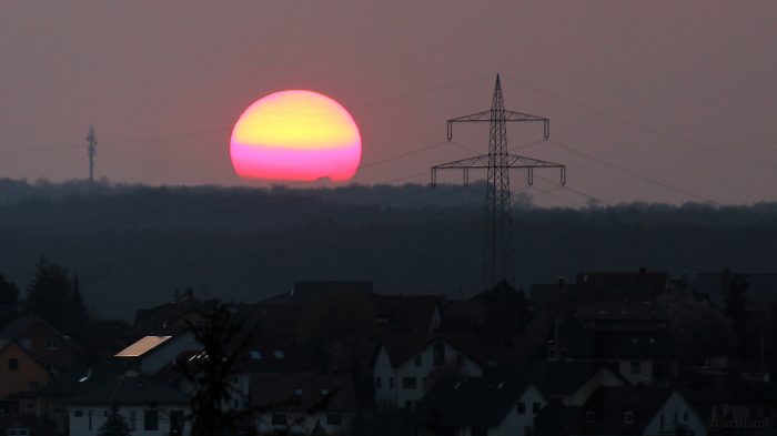 Sonnenuntergang am 1. April 2019 um 19:44 Uhr