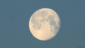 Abnehmender Mond am 21. April 2019 um 06:30 Uhr