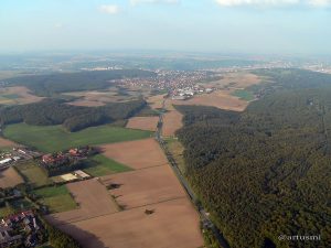 Erbachshof und B 27 Richtung Höchberg
