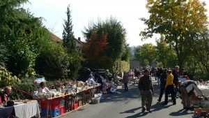 BRK-Straßenflohmarkt am 28. September 2008 in der Merowingerstraße