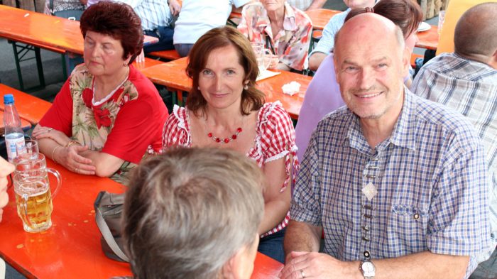 1. Bürgermeisterin Ursula Engert und Landrat Eberhard Nuß beim Backhäuslesfest am 29. Juni 2012