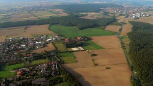 Erbachshof und B 27 Richtung Höchberg