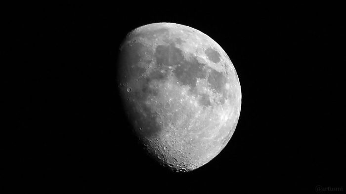 Zunehmender Mond am 12. Juni 2019 um 21:54 Uhr