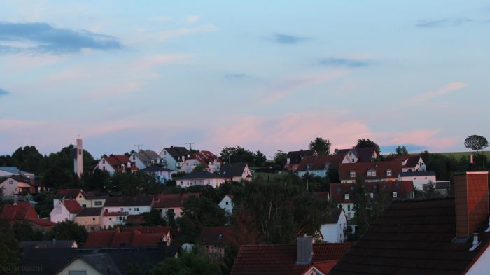 Eisingen am 15. Juni 2019 um 2120 Uhr Arts Fotos