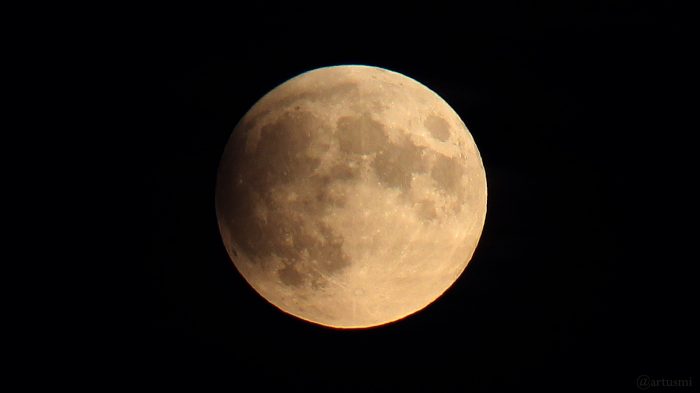 Der Mond im Halbschatten am 16. Juli 2019 um 21:52 Uhr