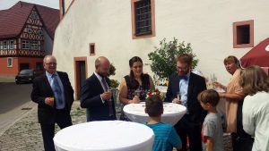 Flo und Julia nach der standesamtlichen Hochzeit