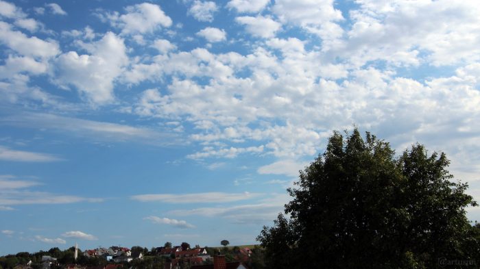 Wetterbild aus Eisingen vom 18. August 2019 um 16:49 Uhr bei über 30 Grad - Richtung Süden