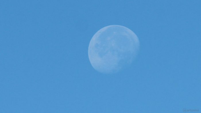 Abnehmender Mond am 19. August 2019 um 08:39 Uhr am Westhimmel von Eisingen