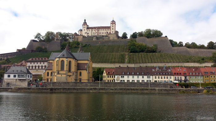 St. Burkard und Festung Marienberg in Würzburg am 12. September 2019