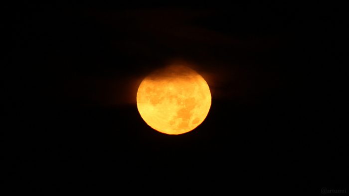 Untergehender Mond am 13. Oktober 2019 um 06:27 Uhr